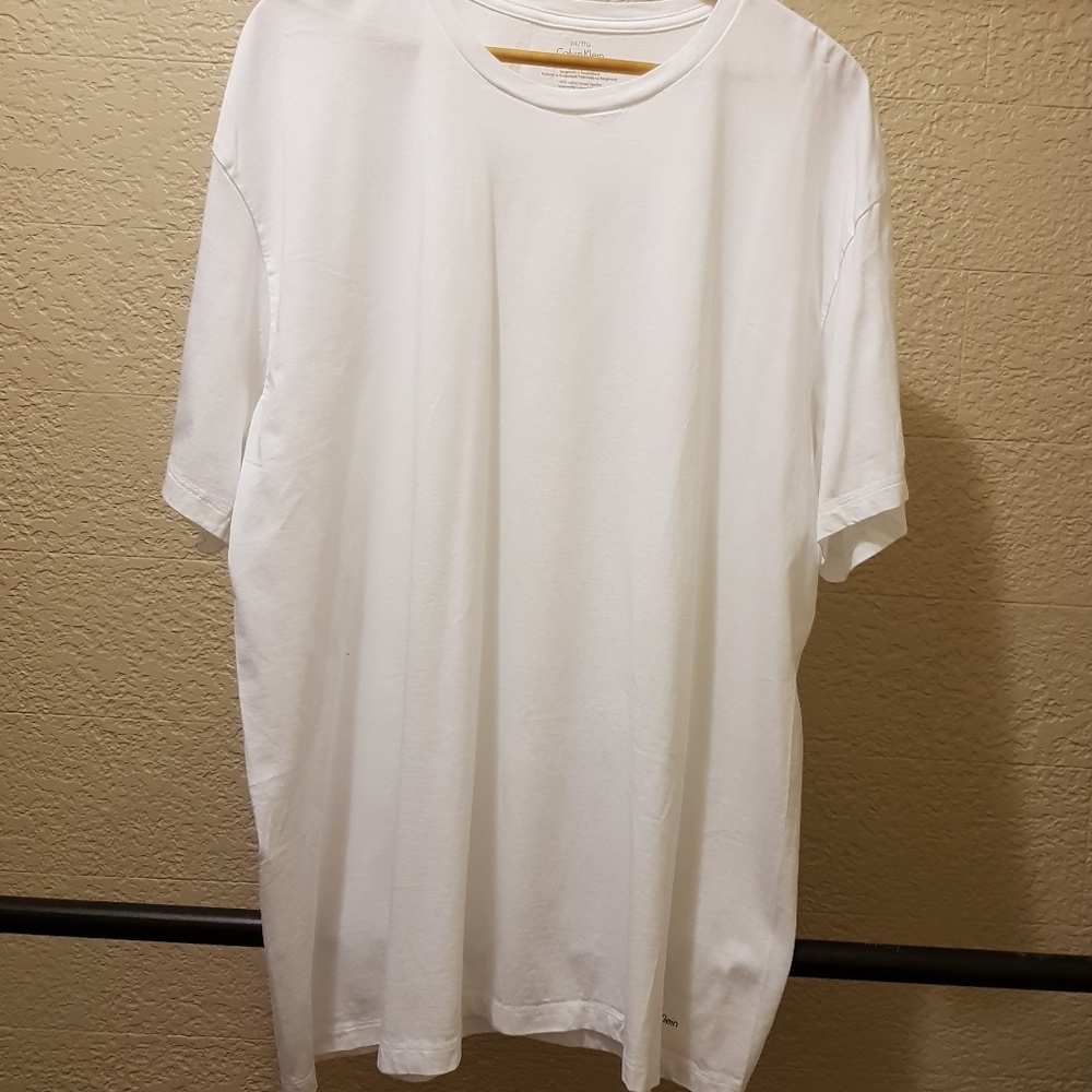 Calvin Klein White T-shirt Size: 2XL